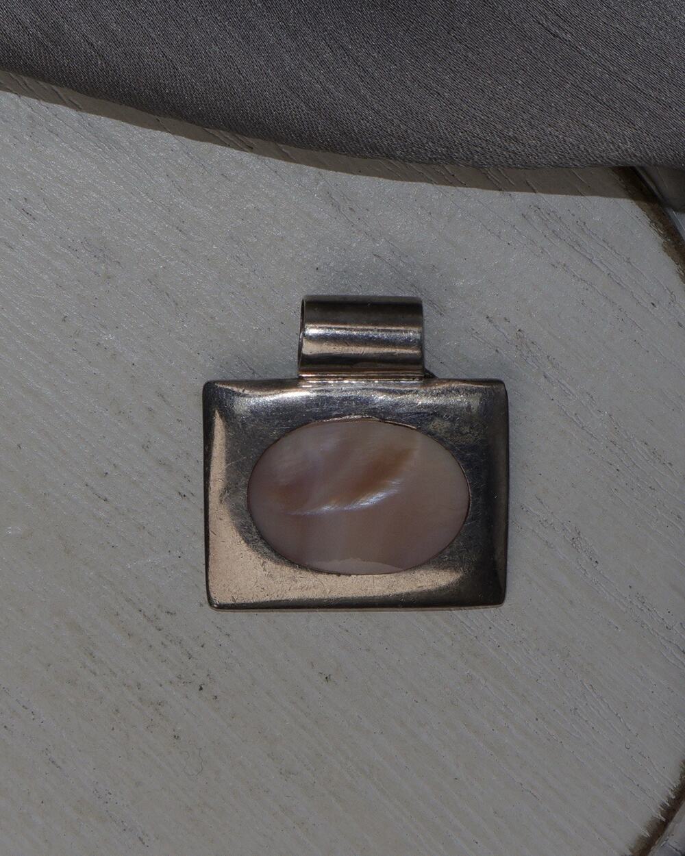 Vintage Sterling Silver Mother Of Pearl Pendant 8.5G / 1.1in
